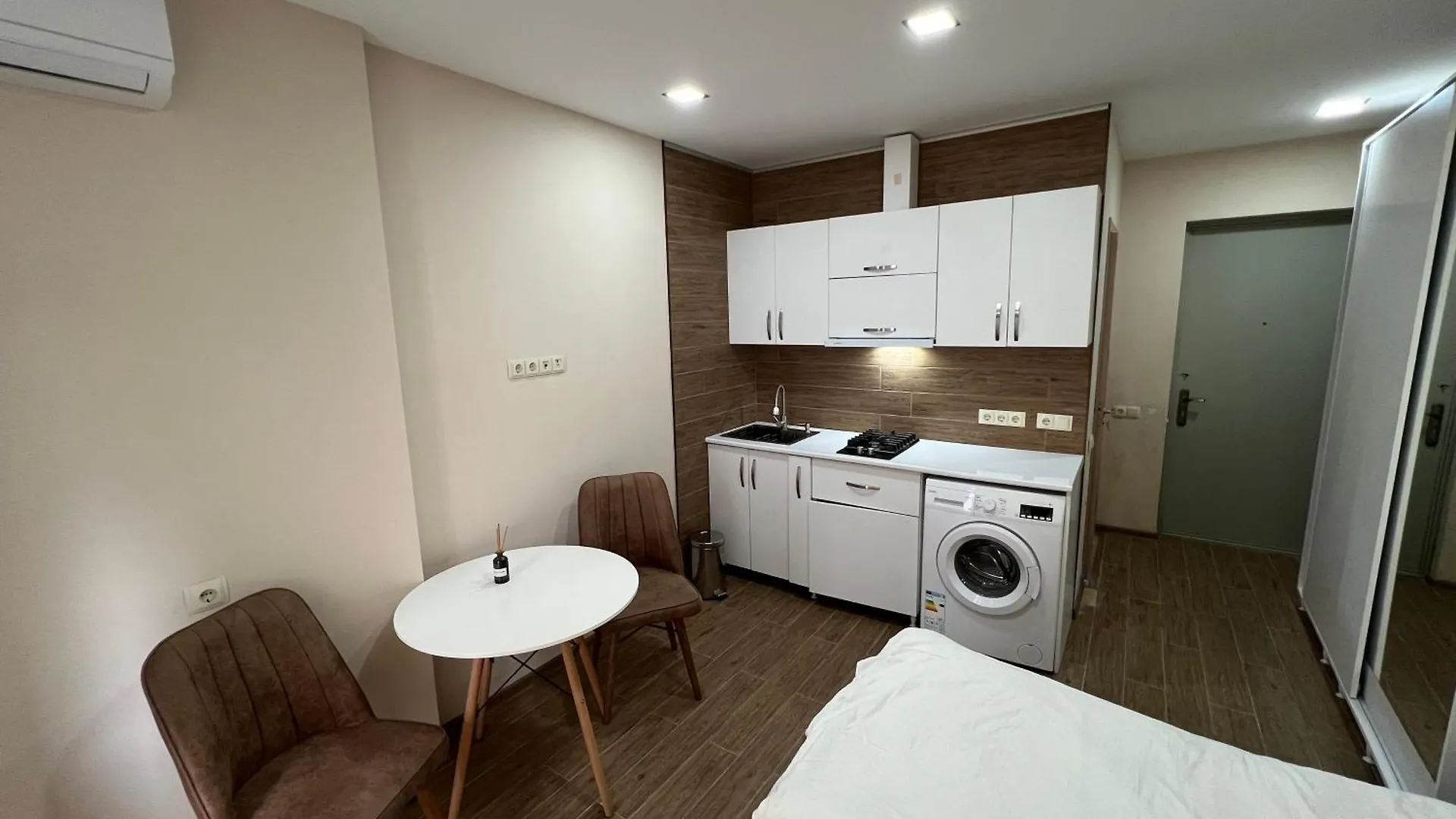 Hotel Paris 바투미 3*,